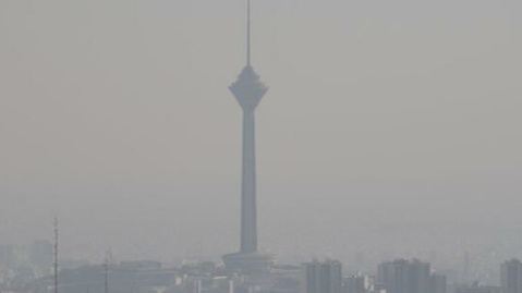 تداوم آلودگی هوای پایتخت/ ۲۴ ایستگاه در وضعیت قرمز