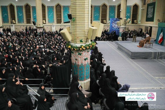 دیدار هزاران نفر از زنان و دختران با رهبر انقلاب