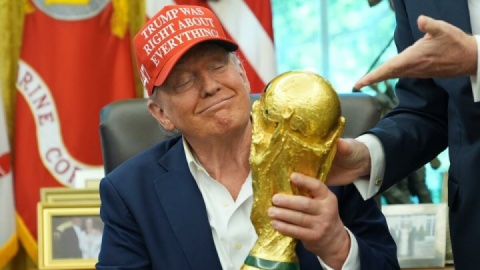 جشن فوتبال یا ابزار سیاست؟