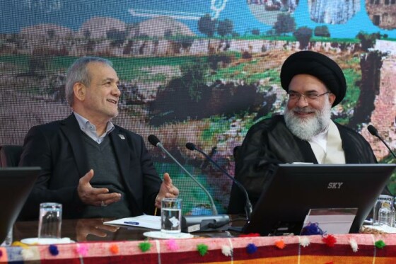 رنشست با فرهیختگان و فعالان فرهنگی استان