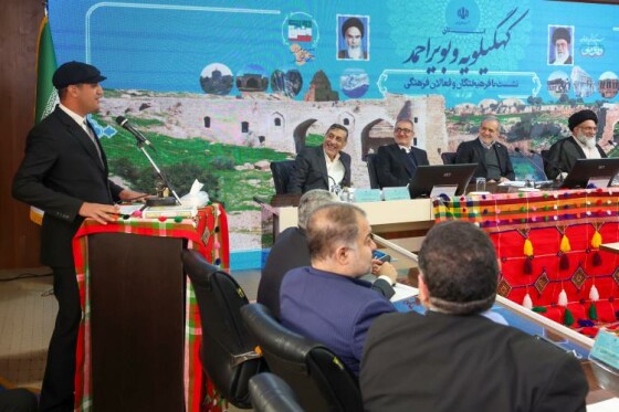 نشست با فرهیختگان و فعالان فرهنگی استان