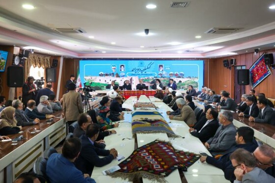 نشست با فرهیختگان و فعالان فرهنگی استان