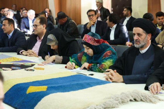 نشست با فرهیختگان و فعالان فرهنگی استان