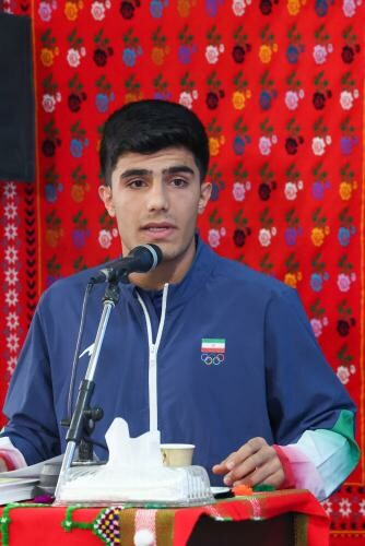 نشست با فرهیختگان و فعالان فرهنگی استان