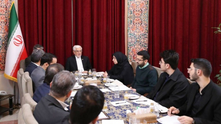 تاکید عارف بر استعدادیابی نخبگان در مناطق محروم/ جنگ اصلی کشور در حوزه علم‌وفناوری است