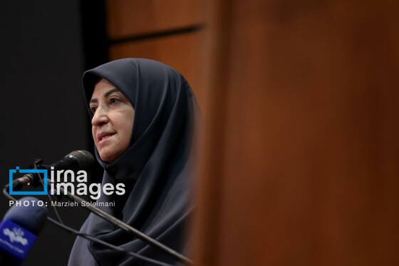 بزرگداشت هفته زن و تکریم مقام مادر