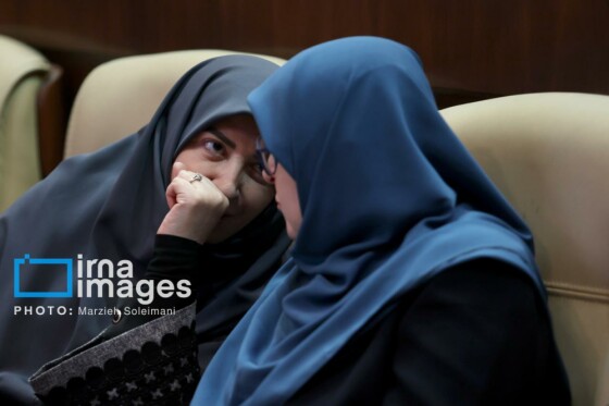 بزرگداشت هفته زن و تکریم مقام مادر