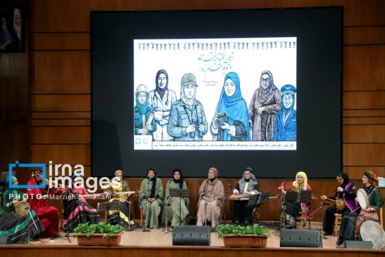بزرگداشت هفته زن و تکریم مقام مادر