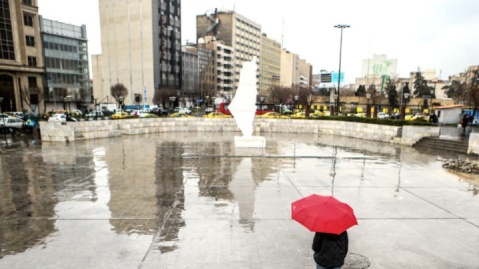 ورود سامانه بارشی به تهران از دوشنبه؛ باران و برف میبارد