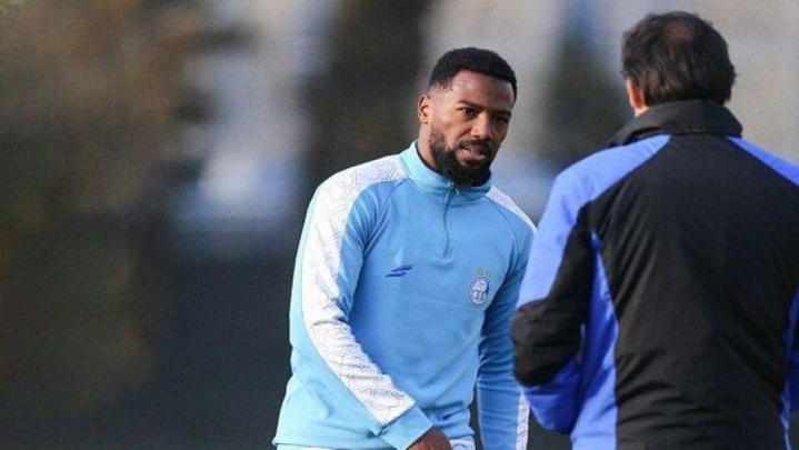 سهرابیان بخشیده شد/ نازون به تمرینات استقلال بازگشت