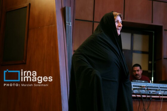 بزرگداشت هفته زن و تکریم مقام مادر