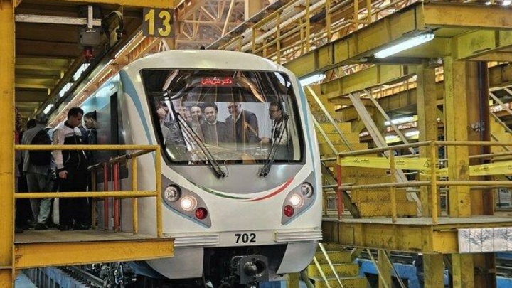 رونمایی از ۲ رام قطار متروی ملی/ چمران: باید به تولید روزی یک واگن برسیم