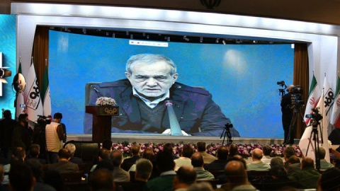 پزشکیان: آب خلیج فارس به اصفهان رسید