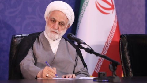 فساد را باید با روش علمی و هزینه کمتر مهار کرد