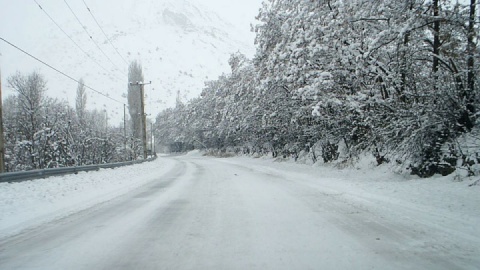 فیلم / جاده چالوس سفیدپوش شد