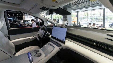 چرا خودروهای برقی بازار چین را تسخیر می‌کنند؟