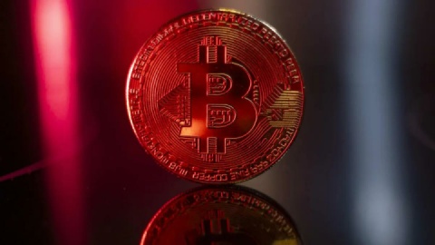 بیت کوین در مرز ۹۰ هزار دلار؛ آیا سقوط ادامه دارد؟