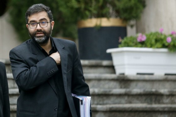 اعضای هیأت دولت در جمع خبرنگاران