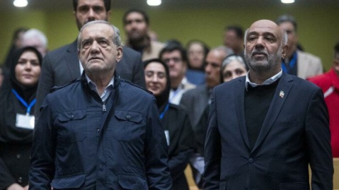 لوح تقدیر رئیس‌جمهور به وزیر تعاون، کار و رفاه اجتماعی به دلیل کسب رتبه برتر کشور در حوزه عدالت جنسیتی