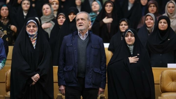 پزشکیان: زنان سازندگان کشور و آینده هستند