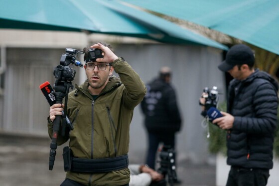 اعضای هیأت دولت در جمع خبرنگاران