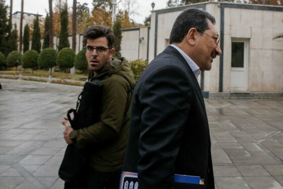 اعضای هیأت دولت در جمع خبرنگاران