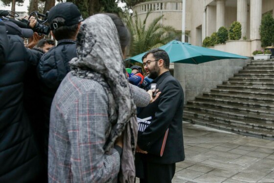 اعضای هیأت دولت در جمع خبرنگاران