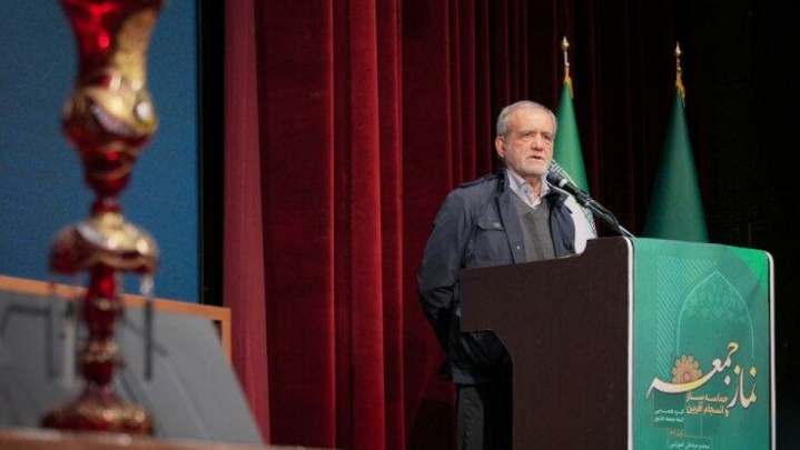 پزشکیان: مقابله با راهبردهای دشمن نیازمند وحدت، تعامل با همسایگان و تکیه برمردم است