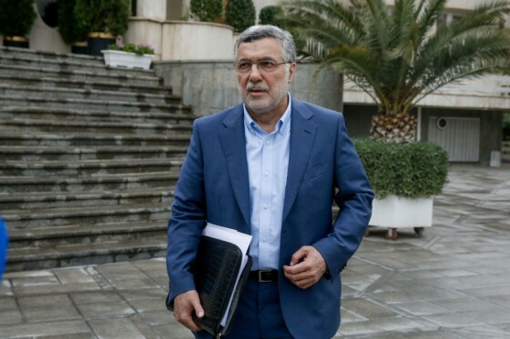 اعضای هیأت دولت در جمع خبرنگاران