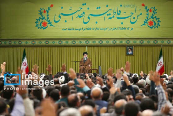 دیدار هزاران نفر از مداحان و ستایشگران اهل بیت(ع) با رهبر انقلاب