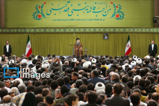 دیدار هزاران نفر از مداحان و ستایشگران اهل بیت(ع) با رهبر انقلاب