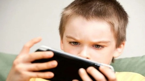 مشاهده محتواهای خطرناک، روحیه خشونت‌طلبی را در نوجوان بالا می‌برد