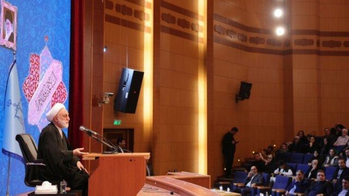 رئیس قوه قضاییه: در مکتب اسلام زن به مثابه ریحانه و گل است و باید مورد حمایت قرار گیرد