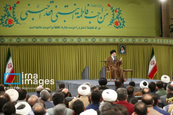 دیدار هزاران نفر از مداحان و ستایشگران اهل بیت(ع) با رهبر انقلاب