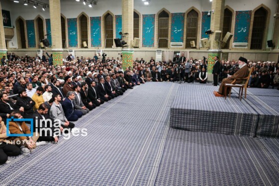 دیدار هزاران نفر از مداحان و ستایشگران اهل بیت(ع) با رهبر انقلاب