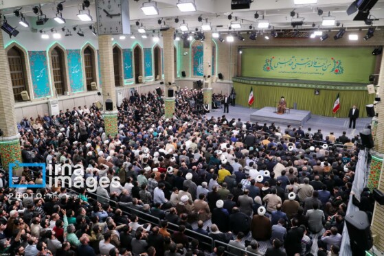 دیدار هزاران نفر از مداحان و ستایشگران اهل بیت(ع) با رهبر انقلاب