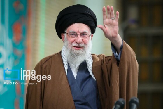 دیدار هزاران نفر از مداحان و ستایشگران اهل بیت(ع) با رهبر انقلابدیدار هزاران نفر از مداحان و ستایشگران اهل بیت(ع) با رهبر انقلاب