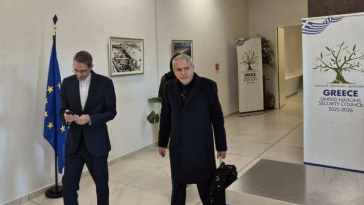 وزیر میراث‌فرهنگی، گردشگری و صنایع‌دستی وارد آتن شد