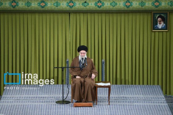 دیدار هزاران نفر از مداحان و ستایشگران اهل بیت(ع) با رهبر انقلاب