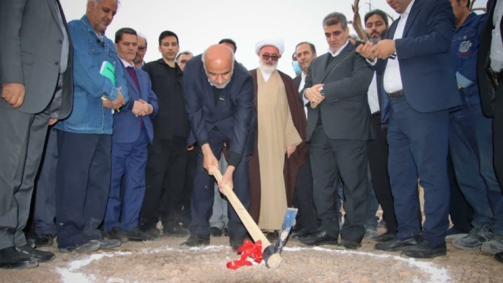 آغاز ساخت یک‌هزار واحد مسکن کارگری سیمان شاهرود با حضور وزیر کار