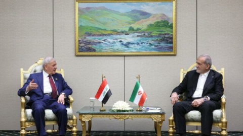 پزشکیان: تکمیل پروژه ریلی بصره-شلمچه از اولویتهای اصلی ایران برای گسترش روابط با عراق است