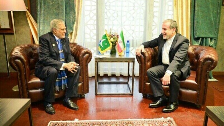 وزرای امور خارجه ایران و پاکستان دیدار کردند/تعمیق همکاری‌ها در تجارت و پیوندهای مردمی