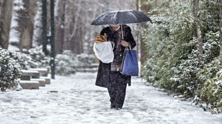 هشدار بارش برف در برخی نقاط تهران/ افزایش آلودگی هوا در مناطق پرتردد شهری