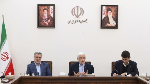 عارف: دارو با ارز ترجیحی تهیه شده ولی به خارج از کشور قاچاق میشود