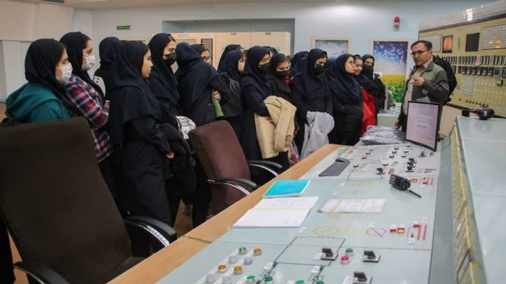 بازدید علمی دانش‌آموزان آموزشگاه شهر آستانه از نیروگاه حرارتی شازند