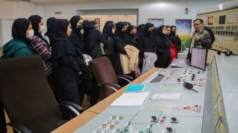 بازدید علمی دانش‌آموزان آموزشگاه شهر آستانه از نیروگاه حرارتی شازند