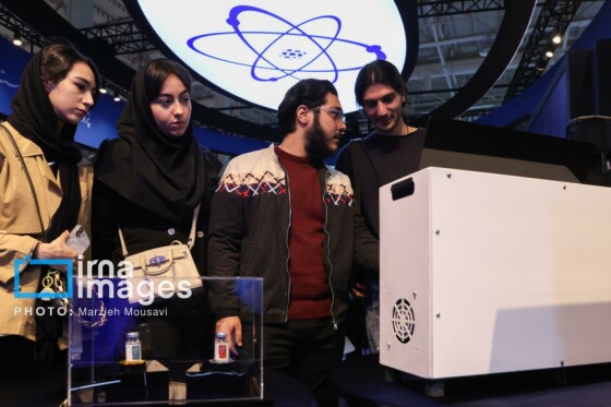 بازدید معاون اول رئیس‌جمهور از نمایشگاه ایران ساخت