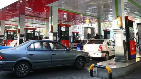 چند پرسش درباره سهمیه سوخت/ مالکان چند خودرو چقدر سهمیه دارند؟