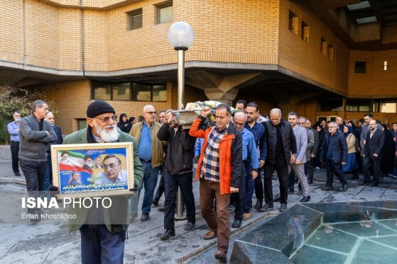 مراسم تشییع پیکر کامران فانی