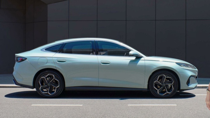 تغییر مسیر بی‌وای‌دی در کلاس کامپکت